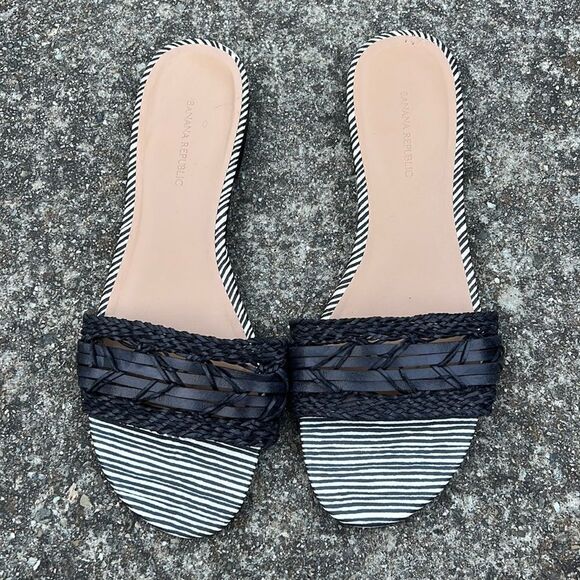 Banana Republic Flat Sandals Size 9.5 - Picture 1 of 6